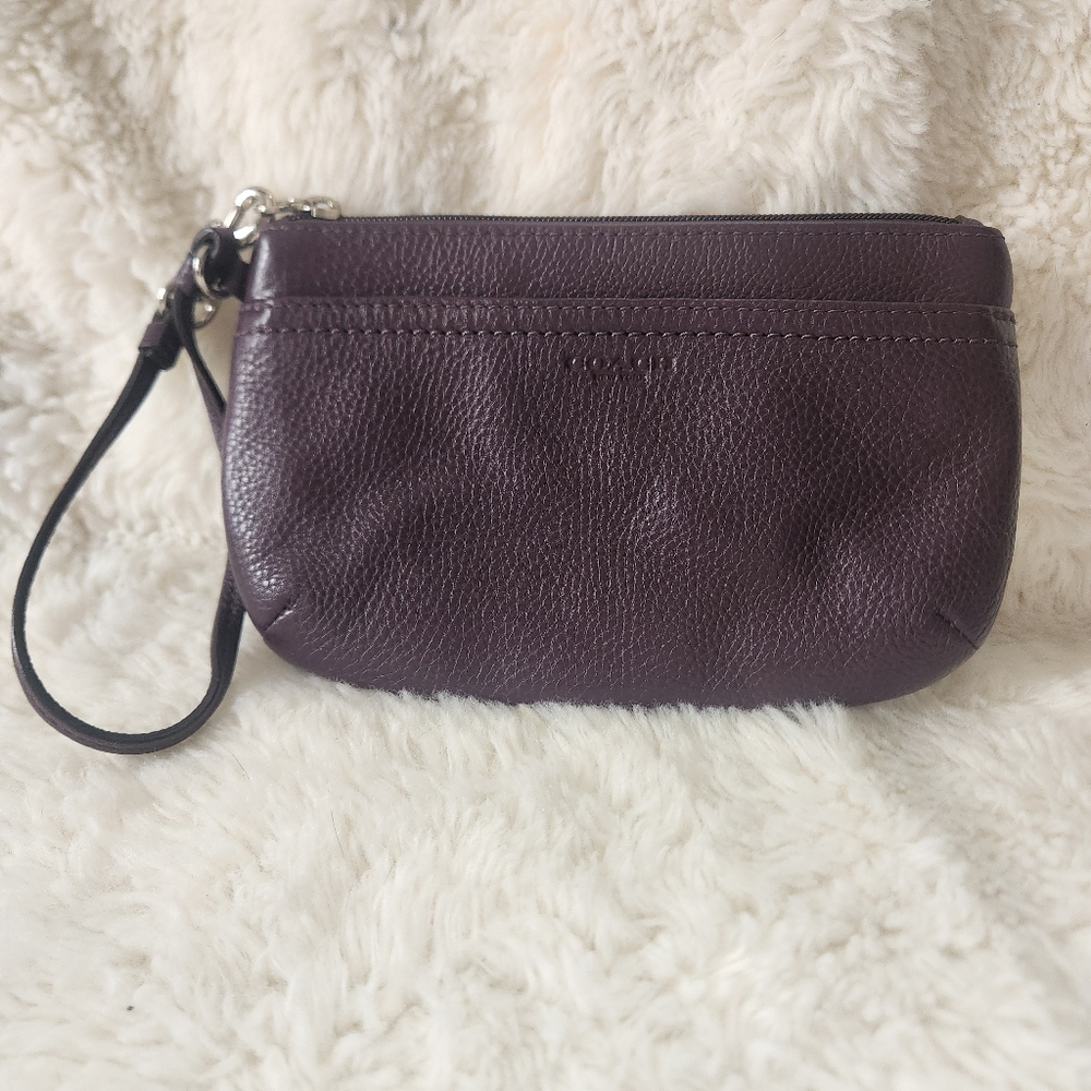 Coach Park Plum Purple Pebbled Leather Medium Wristlet Wallet Clutch Bag F51683